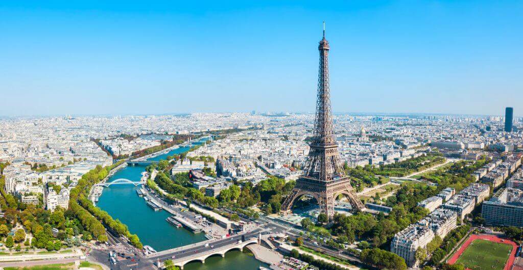 Eiffeltårnet med Paris skyline