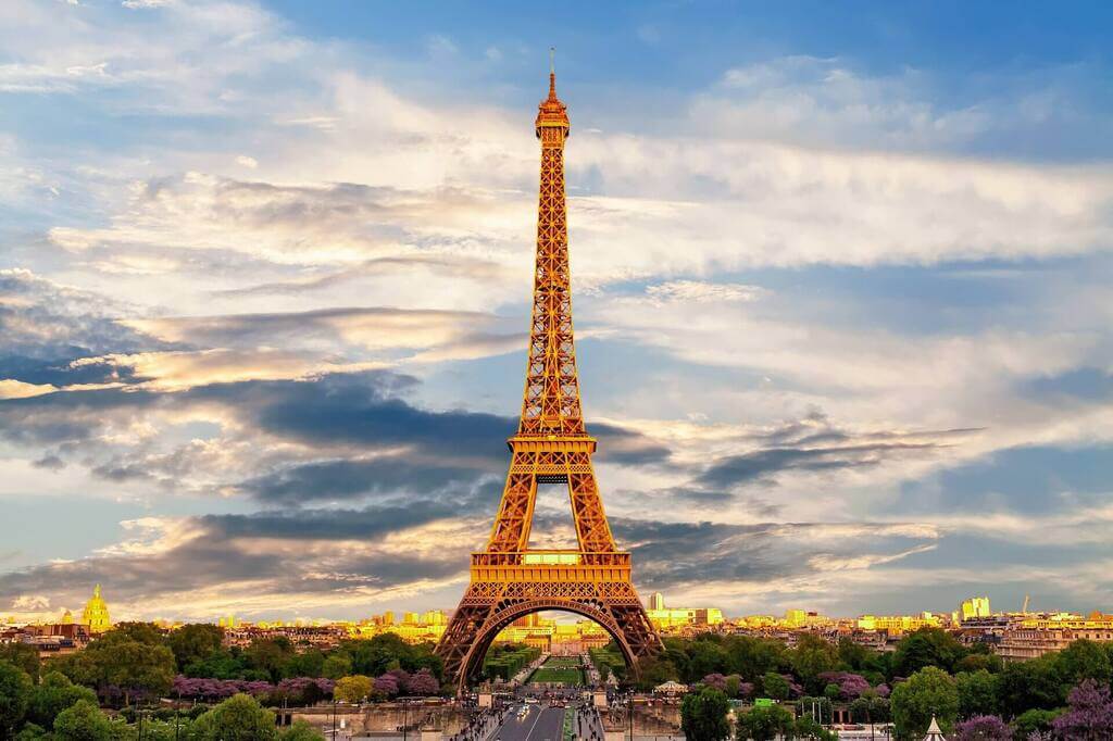 Champs Elysees Paris och Eiffeltornet